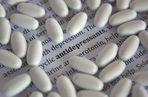 Mengurai Benang Kusut: Memahami Efek Samping Obat Antidepresan dan Cara Mengelolanya