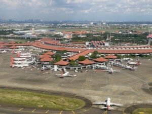 Soekarno-Hatta: Denyut Jantung Indonesia di Angkasa, Lebih dari Sekadar Bandara Tersibuk